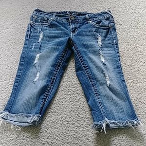 Sz 7 Amethyst capris jeans